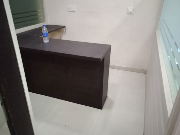 undefined, naupada Commercial Office Space 430 Sq.Ft. In Naupada Thane 9960950