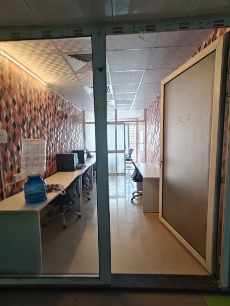 Floor Plan, sector 4 greater noida Commercial Office Space 550 Sq.Ft. In Sector 4 Greater Noida Greater Noida 9960968