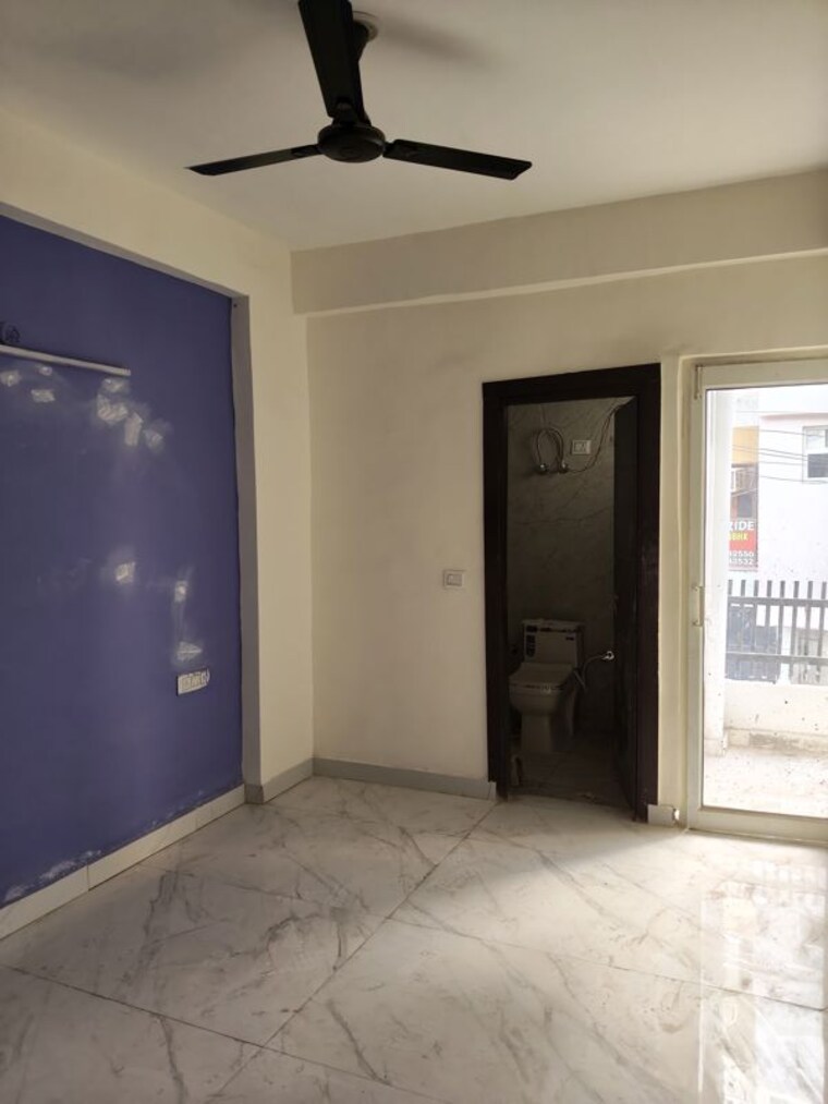 Room, sunshine-apartments-sector-73 2 Bedroom 950 Sq.Ft. Builder Floor In Sector 73 Noida 9960974