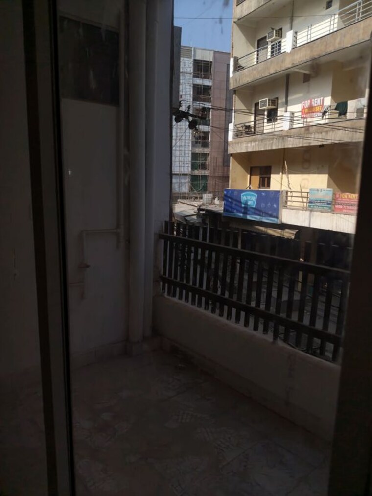 Balcony, sunshine-apartments-sector-73 2 Bedroom 950 Sq.Ft. Builder Floor In Sector 73 Noida 9960974