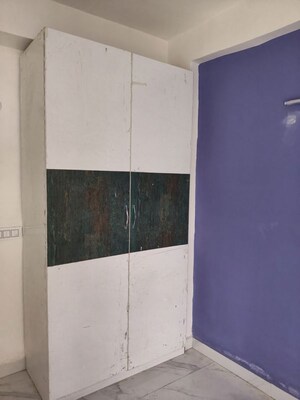 Room in 2 BHK Builder Floor at Sunshine Apartments Sector 73, Sector 73 – for Rent