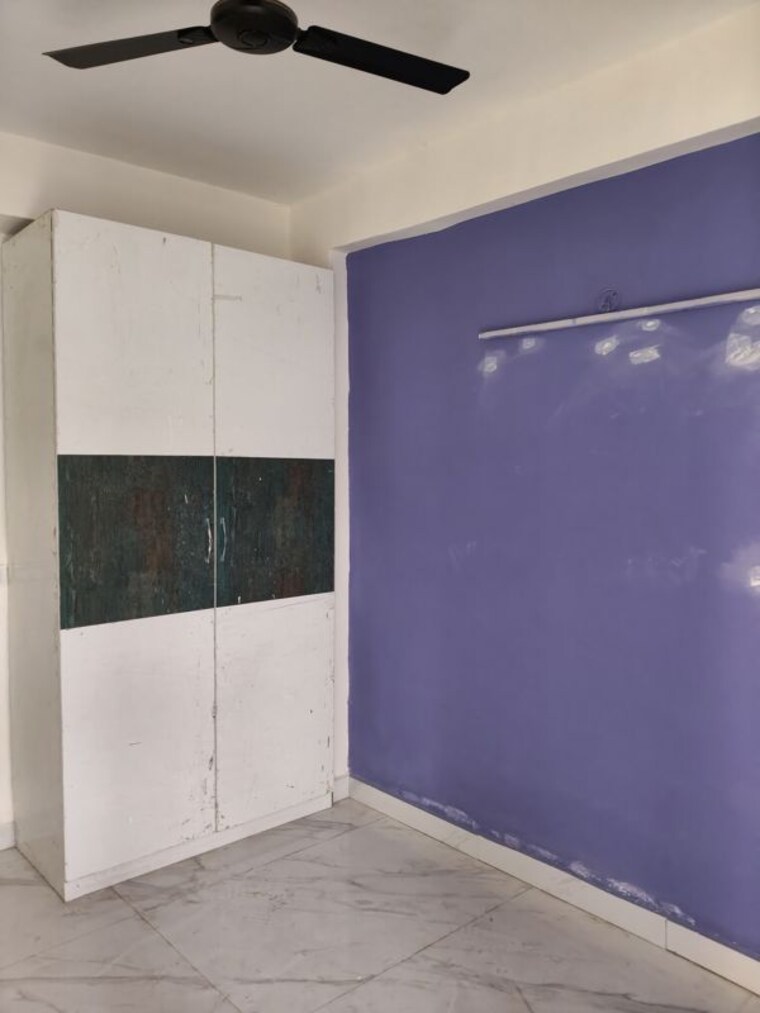 Room, sunshine-apartments-sector-73 2 Bedroom 950 Sq.Ft. Builder Floor In Sector 73 Noida 9960974