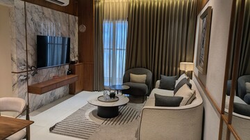 Team Area in 2 BHK Apartment at Amanora Chambers, Hadapsar – for Rent