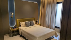 Bedroom in 2 BHK Apartment at Amanora Chambers, Hadapsar – for Rent