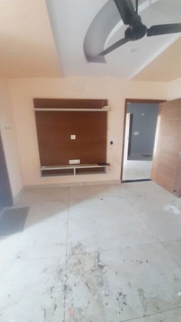 Room in 2 BHK Builder Floor at Uttam Builder Floors, Sainik Colony – for Sale