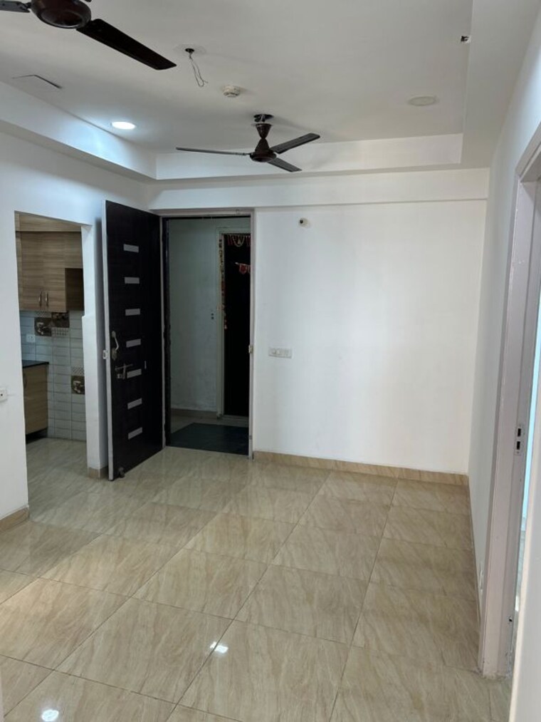 Room, gaur-city-2-14th-avenue 3 Bedroom 1175 Sq.Ft. Apartment In Sector 16c Greater Noida Greater Noida 9960773