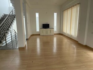 Room in 6+ BHK Independent House at Vrindavan Yojna – for Sale