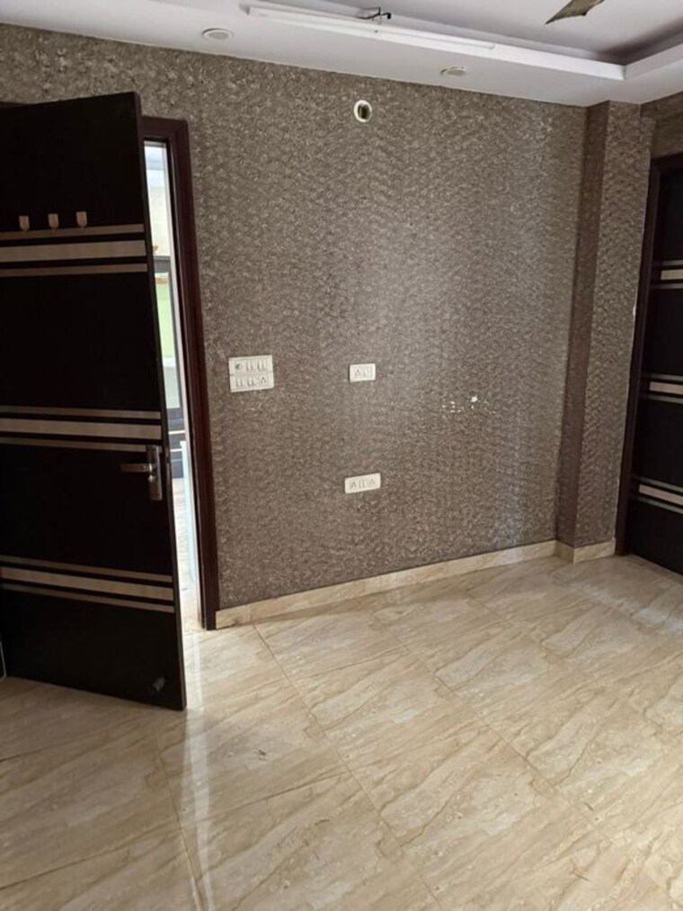 Room, rwa-apartments-sector-45 3 Bedroom 2190 Sq.Ft. Builder Floor In Sector 45 Noida 9961042