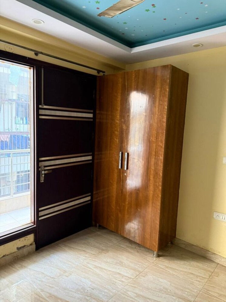 Room, rwa-apartments-sector-45 3 Bedroom 2190 Sq.Ft. Builder Floor In Sector 45 Noida 9961042