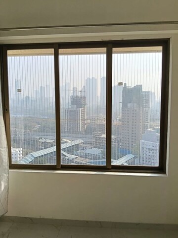 Room in 1 BHK Apartment at Lodha Vista, Lower Parel – for Rent