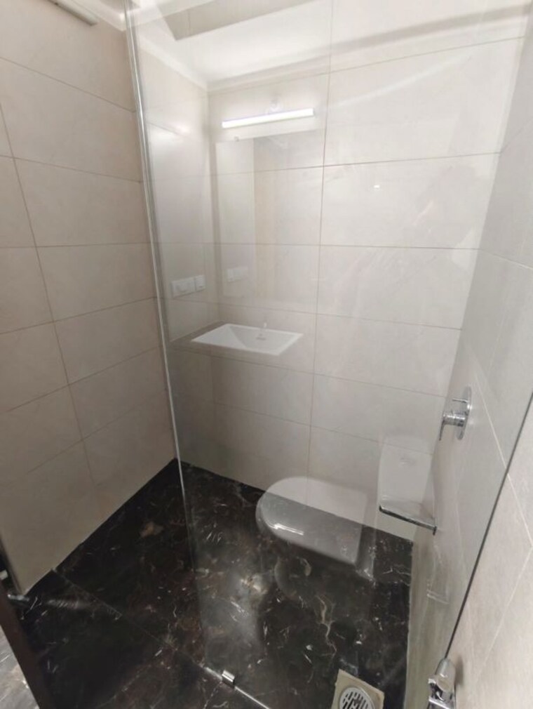 Bathroom, kalpataru-magnus 3 Bedroom 1074 Sq.Ft. Apartment In Bandra East Mumbai 9961075
