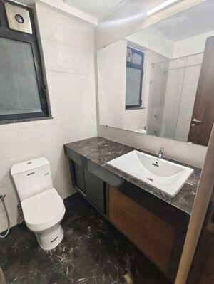 Team Area in 3 BHK Apartment at Kalpataru Magnus, Bandra East – for Rent