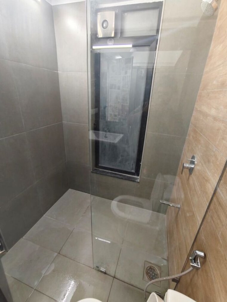Bathroom, kalpataru-magnus 3 Bedroom 1074 Sq.Ft. Apartment In Bandra East Mumbai 9961075