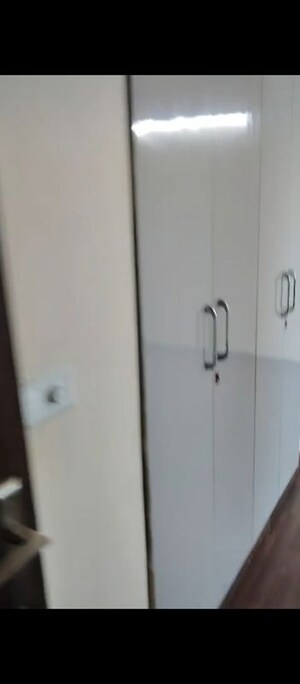 Furnished Amenities in 2 BHK Apartment at BPTP Discovery Park, Sector 80 – for Rent