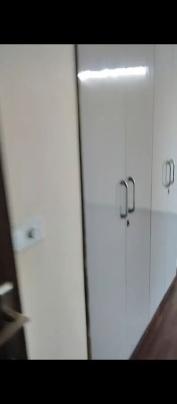 Furnished Amenities in 2 BHK Apartment at BPTP Discovery Park, Sector 80 – for Rent