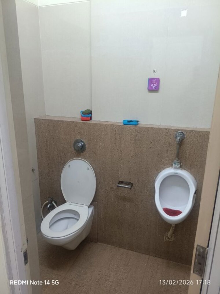 Bathroom, naupada Commercial Office Space 800 Sq.Ft. In Naupada Thane 9961103