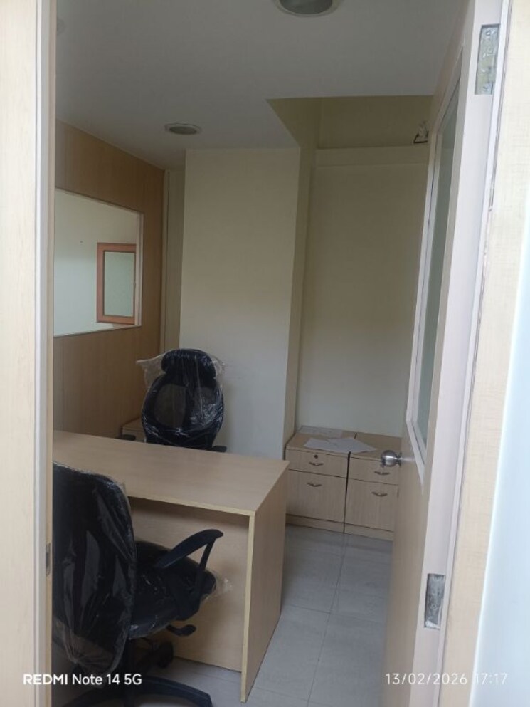 Team Area, naupada Commercial Office Space 800 Sq.Ft. In Naupada Thane 9961103