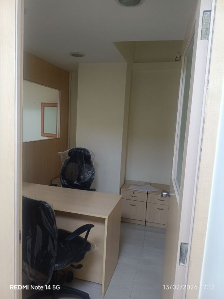 Team Area, naupada Commercial Office Space 800 Sq.Ft. In Naupada Thane 9961103