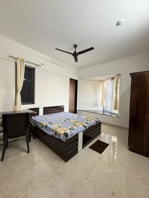 Team Area in 2 BHK Apartment at Amanora Gold Towers, Hadapsar – for Rent