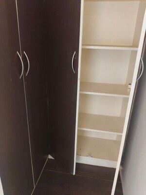 Furnished Amenities in 2 BHK Apartment at Amanora Gold Towers, Hadapsar – for Rent