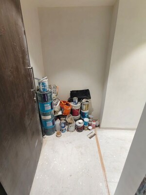 Furnished Amenities in 3 BHK Apartment at Kalpataru Mugnus, Bandra East – for Rent