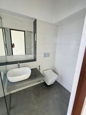 Master Bedroom in 2 BHK Apartment at Dynamix Divum, Malad East – for Rent