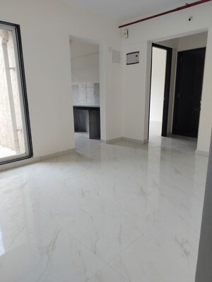 Room in 1 BHK Apartment at Metropolis Bayside, Kasarvadavali – for Sale