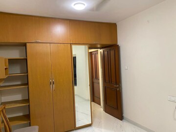 Room in 2 BHK Apartment at Oshiwara – for Rent
