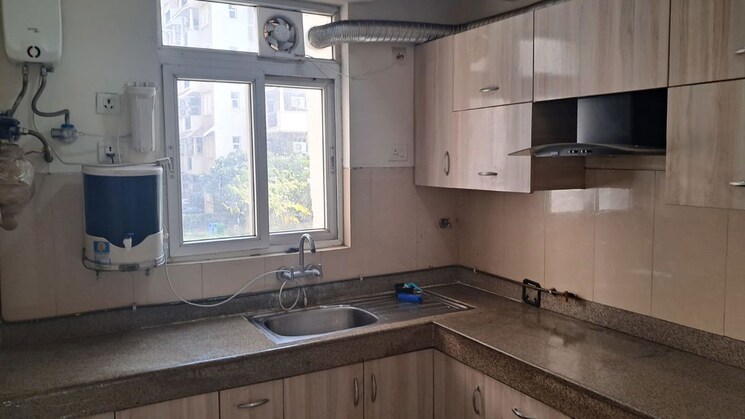 Kitchen, smart-world-orchard 3 Bedroom 1680 Sq.Ft. Apartment In Sector 61 Gurgaon 9961424