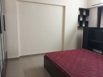 Room in 2 BHK Apartment at Runwal Garden City, Balkum Pada – for Rent