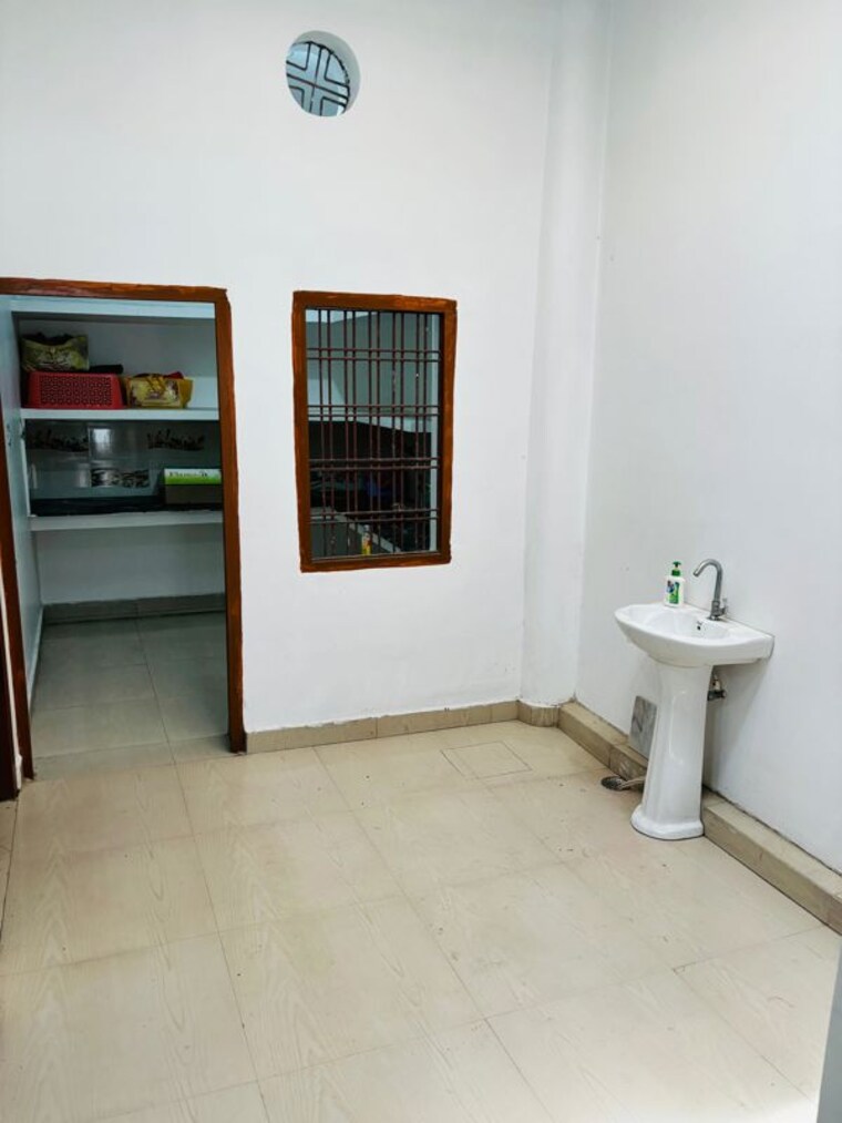 Room, sadafal-plaza 3 Bedroom 1000 Sq.Ft. Independent House In Ashiyana Lucknow 9961444