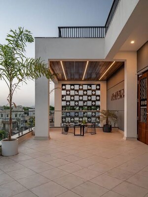 4 BHK Apartment For Sale in Khar West