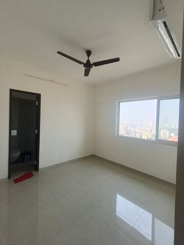 Room in 1 BHK Apartment at Omkar Signet, Malad East – for Rent