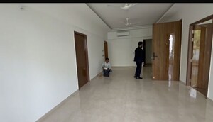 Room in 4 BHK Builder Floor at Dlf Cyber City – for Rent