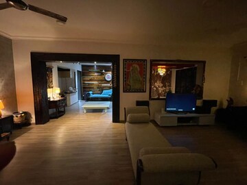 Parking in 3 BHK Apartment at Royal Palms Garden View, Goregaon East – for Rent