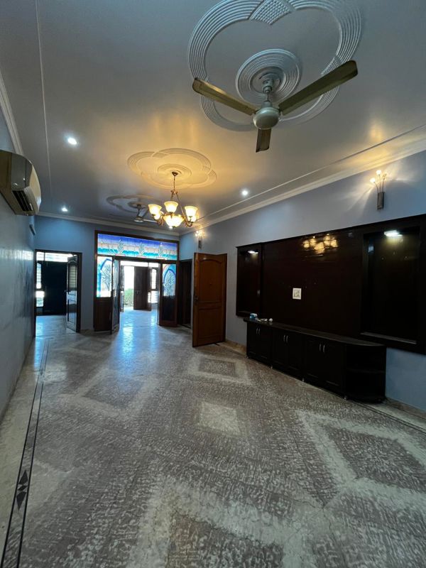3 BHK Builder Floor For Rent in Sector 40