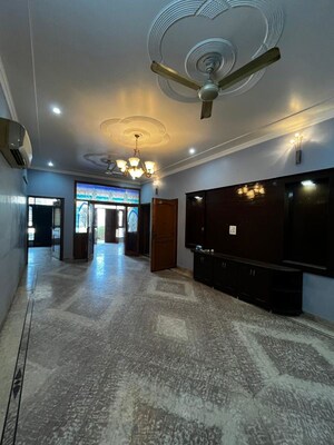 3 BHK Builder Floor For Rent in Sector 31