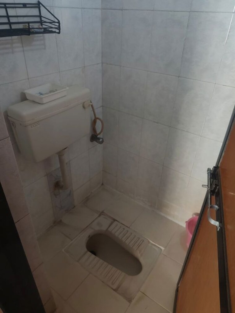 Bathroom, happy-valley 2 Bedroom 650 Sq.Ft. Apartment In Manpada Thane 9961439