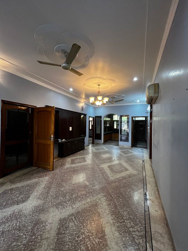3 BHK Builder Floor For Rent in Sector 45