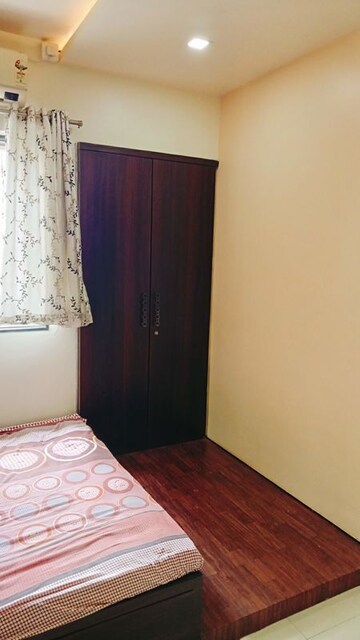 Bedroom in 2 BHK Apartment at Amanora Future Towers, Hadapsar – for Rent