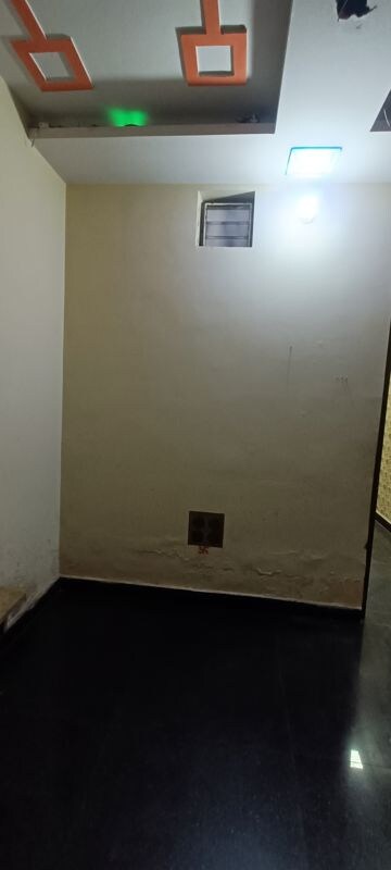 Room in 1 BHK Builder Floor at Rohini Sector 7 – for Rent