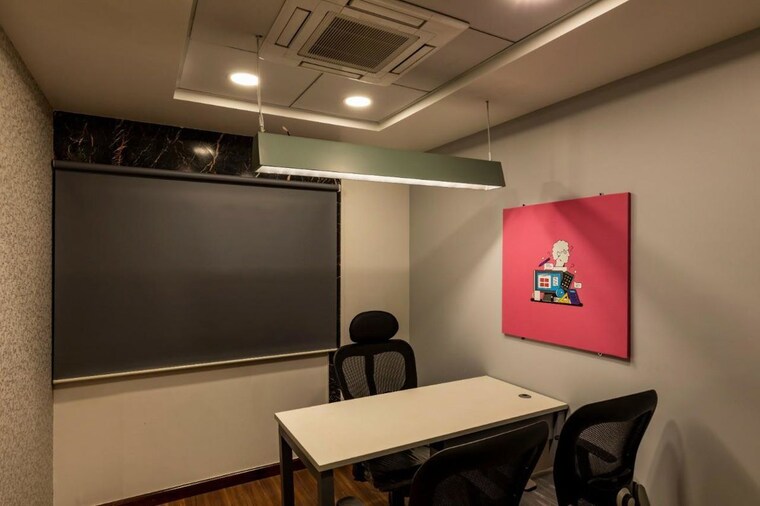 Team Area, vijay nagar Commercial Office Space 5500 Sq.Ft. In Vijay Nagar Indore 9961695