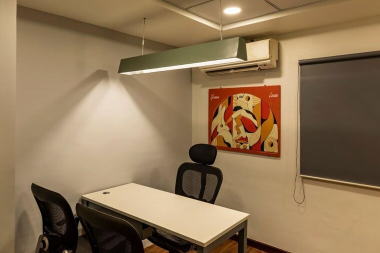 Team Area, vijay nagar Commercial Office Space 5500 Sq.Ft. In Vijay Nagar Indore 9961695