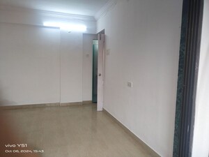 Room in 1 BHK Apartment at Platinum Casa Millennia, Andheri West – for Rent