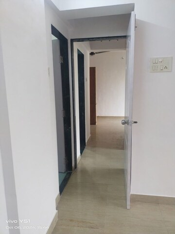 Room in 1 BHK Apartment at Platinum Casa Millennia, Andheri West – for Rent