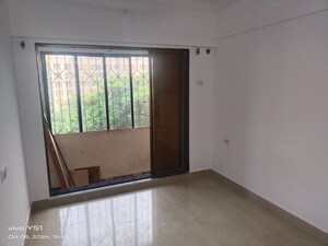 Room in 1 BHK Apartment at Platinum Casa Millennia, Andheri West – for Rent