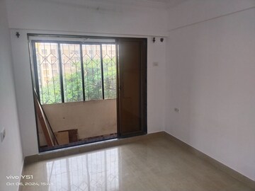 Room in 1 BHK Apartment at Platinum Casa Millennia, Andheri West – for Rent