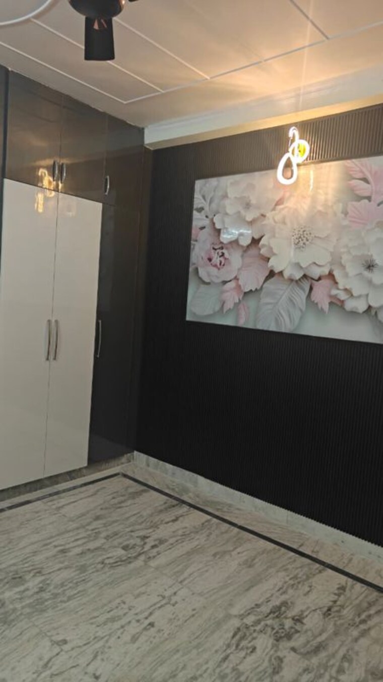 Room, swaran jayanti puram 2 Bedroom 112 Sq.Mt. Builder Floor In Swaran Jayanti Puram Ghaziabad 9961750