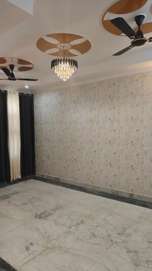 Room in 2 BHK Builder Floor at Swaran Jayanti Puram – for Sale