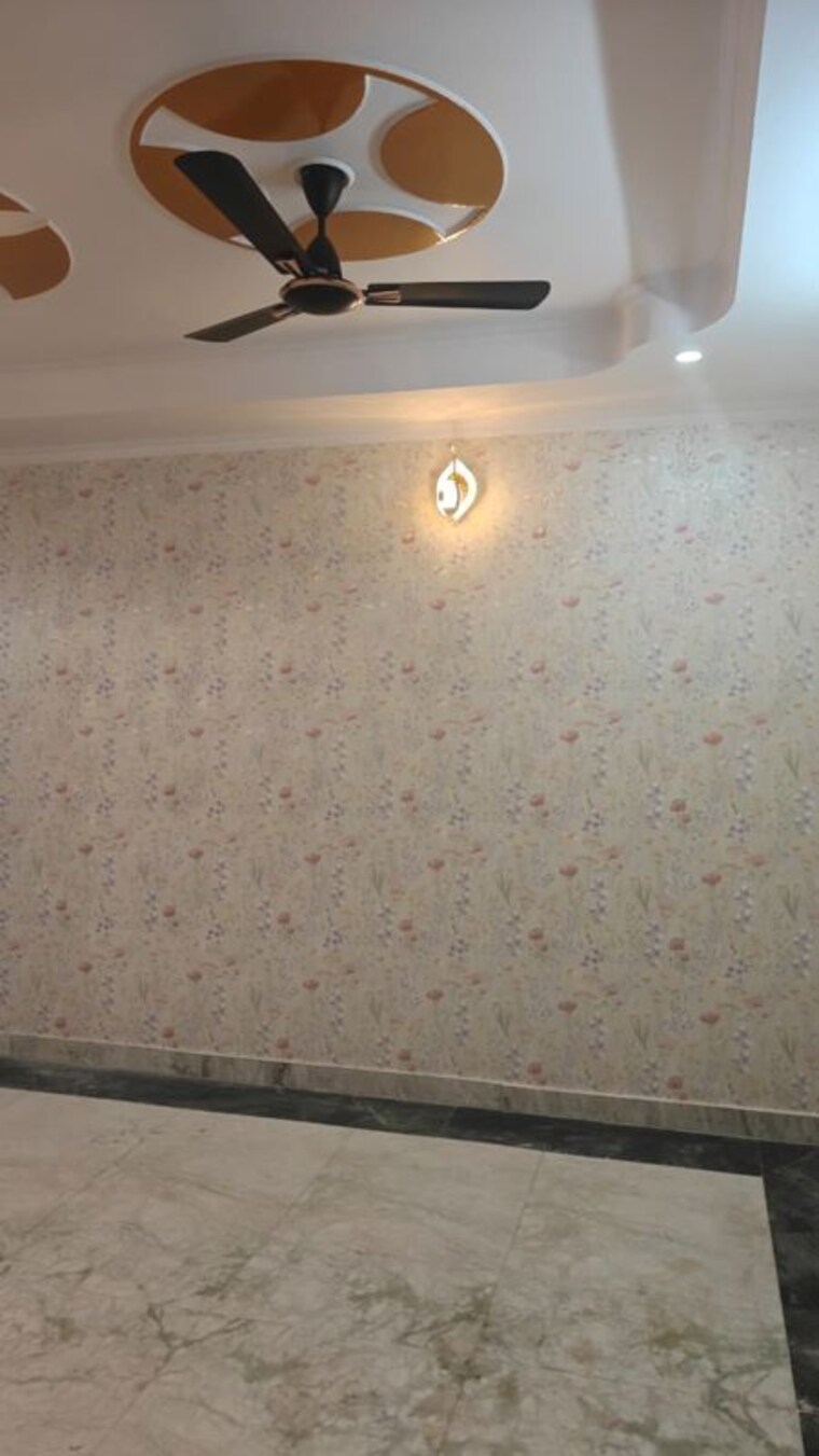 Room, swaran jayanti puram 2 Bedroom 112 Sq.Mt. Builder Floor In Swaran Jayanti Puram Ghaziabad 9961750